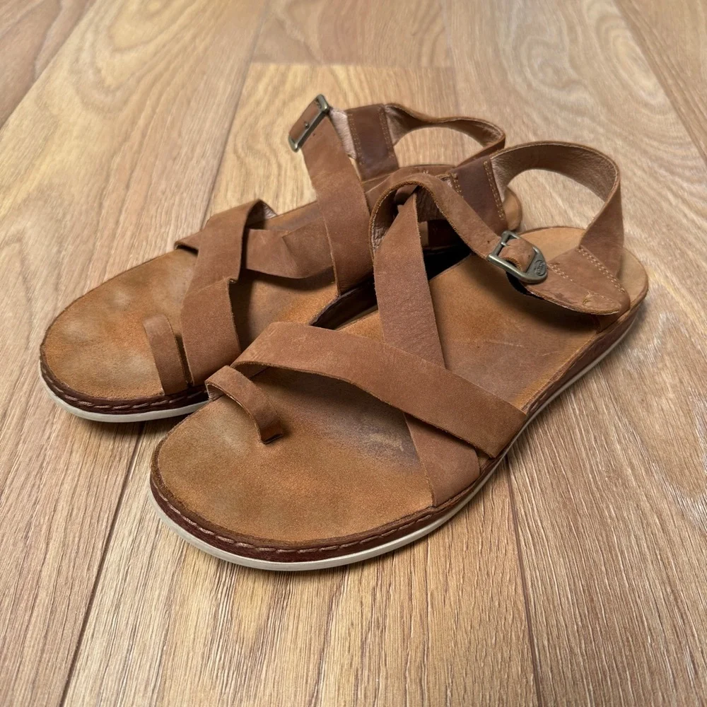 Chaco Women's Brown Leather Strappy Toe-Ring Sandal - Wayfarer Loop Sandal - Picture 8 of 10